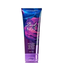 Sữa dưỡng thể Bath & Body Works Dark Kiss Ultra Shea Body Cream 226g của Mỹ