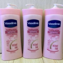 Sữa dưỡng thể trắng da toàn thân Vaseline của Mỹ loại 725ml